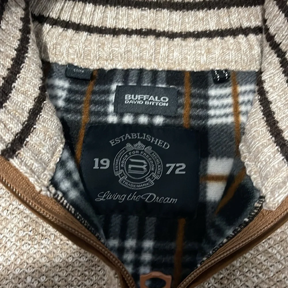 NWOT men’s sweater - Picture 2 of 7